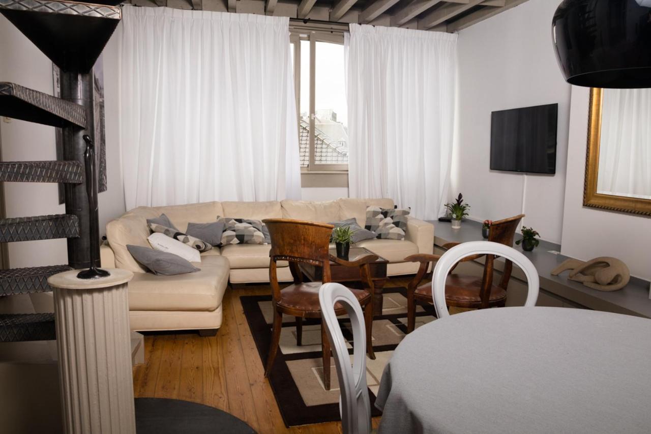 Duplex Dernier Etage Avec Terasse A Deux Pas De La Grand Place Брюссель Экстерьер фото